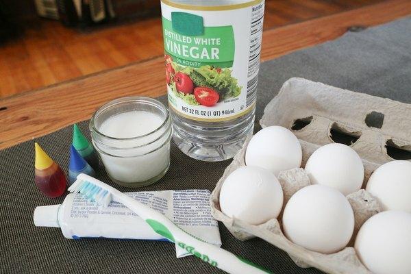 Cómo utilizar los huevos como experimento de higiene dental
