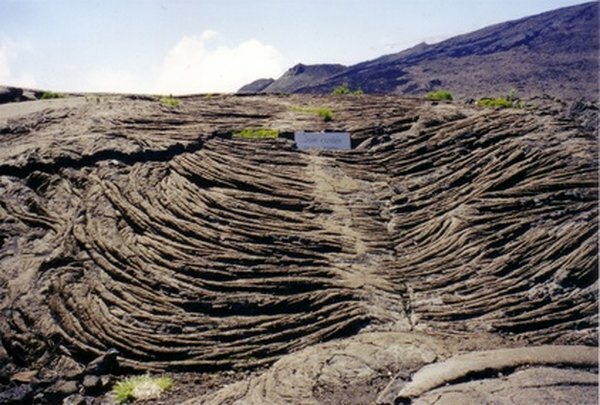 I tipi di eruzioni che hanno i vulcani a scudo