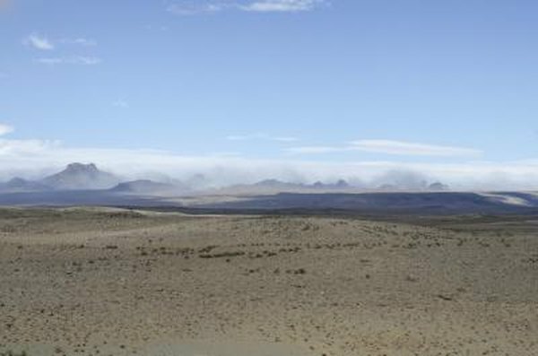 Туман у пустелях є значним джерелом вологи.