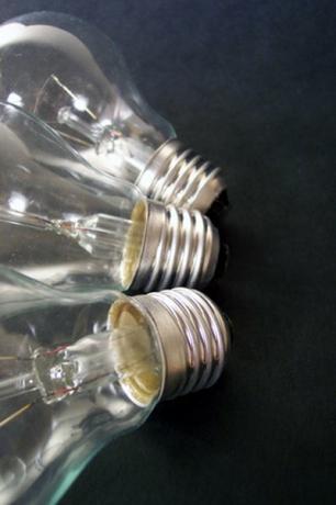 Мертві лампочки можуть бути спричинені різними проблемами.