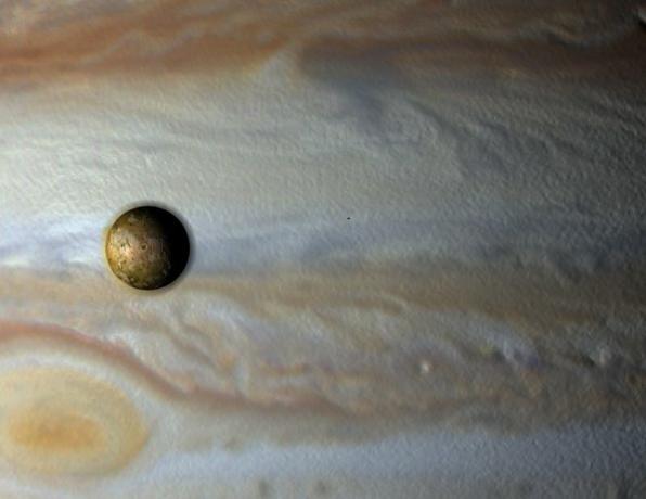 Jupiterův měsíc Io.